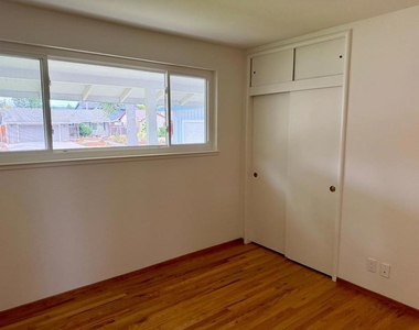 975 Inverness Way - Photo Thumbnail 10