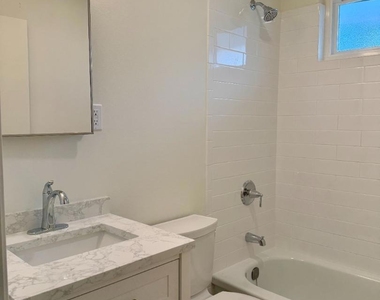 975 Inverness Way - Photo Thumbnail 11