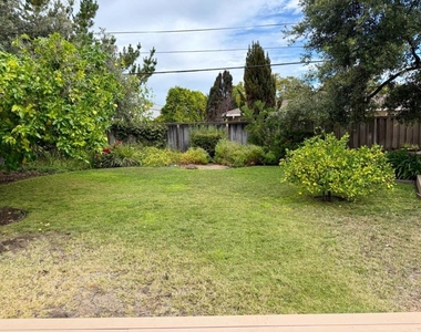 975 Inverness Way - Photo Thumbnail 13