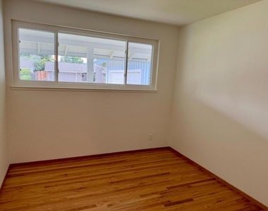 975 Inverness Way - Photo Thumbnail 9