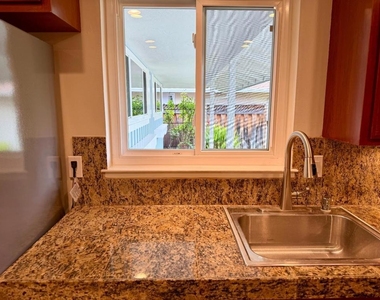 975 Inverness Way - Photo Thumbnail 5