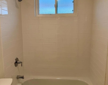 975 Inverness Way - Photo Thumbnail 12