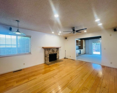 1150 Stafford Drive - Photo Thumbnail 20