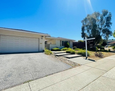 1150 Stafford Drive - Photo Thumbnail 2