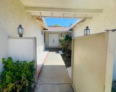 1150 Stafford Drive - Photo Thumbnail 4
