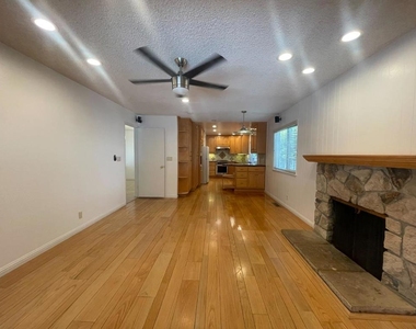 1150 Stafford Drive - Photo Thumbnail 17