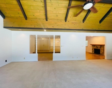 1150 Stafford Drive - Photo Thumbnail 12