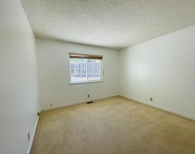 1150 Stafford Drive - Photo Thumbnail 37