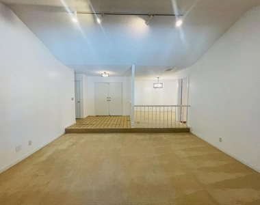 1150 Stafford Drive - Photo Thumbnail 9