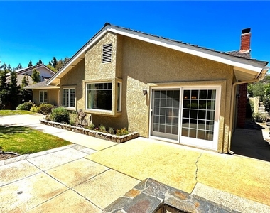 5514 E Crater Lake - Photo Thumbnail 30