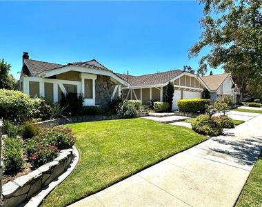 5514 E Crater Lake - Photo Thumbnail 1