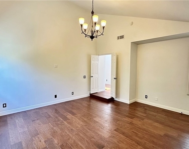 5514 E Crater Lake - Photo Thumbnail 11