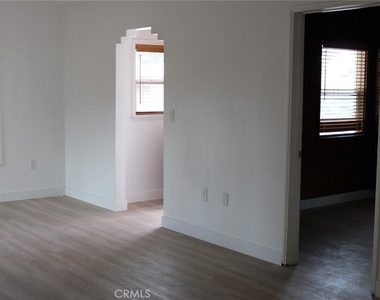 965 Florence - Photo Thumbnail 4
