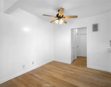 17845 Sherman Way - Photo Thumbnail 8