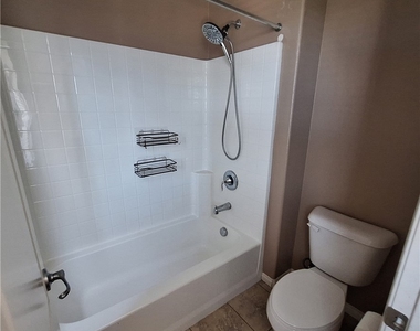 788 Huron - Photo Thumbnail 11