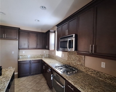 788 Huron - Photo Thumbnail 1