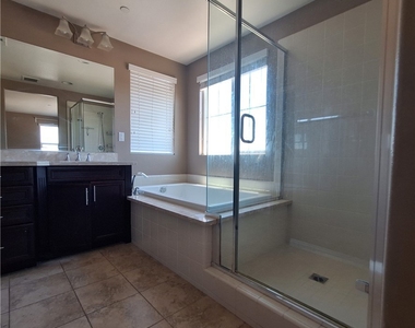 788 Huron - Photo Thumbnail 18
