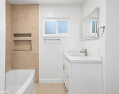 18814 Elizondo Street - Photo Thumbnail 16