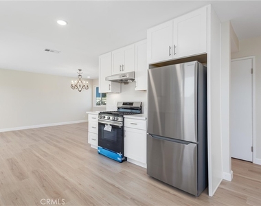 18814 Elizondo Street - Photo Thumbnail 8