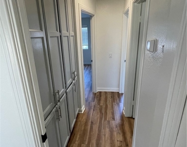 303 S Violet Avenue - Photo Thumbnail 12