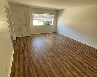 303 S Violet Avenue - Photo Thumbnail 5