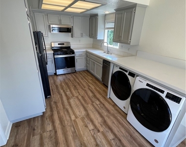 303 S Violet Avenue - Photo Thumbnail 8