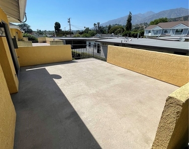 303 S Violet Avenue - Photo Thumbnail 3