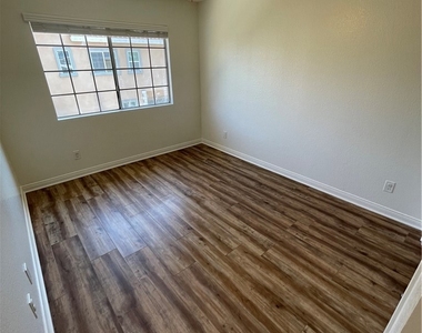 303 S Violet Avenue - Photo Thumbnail 13