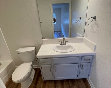 303 S Violet Avenue - Photo Thumbnail 18