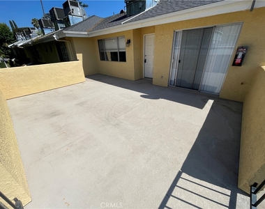 303 S Violet Avenue - Photo Thumbnail 2
