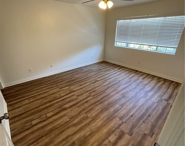 303 S Violet Avenue - Photo Thumbnail 15