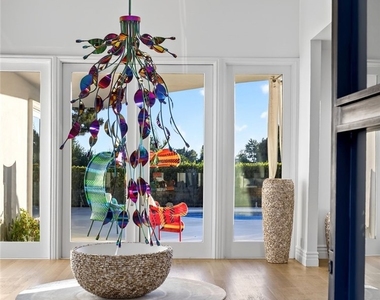 1625 Loma Vista - Photo Thumbnail 6