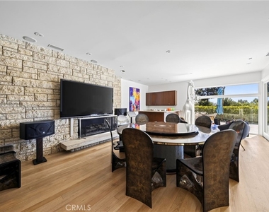 1625 Loma Vista - Photo Thumbnail 19