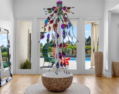 1625 Loma Vista - Photo Thumbnail 9