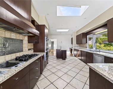 1625 Loma Vista - Photo Thumbnail 22