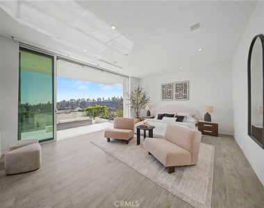 9459 Beverly Crest - Photo Thumbnail 28