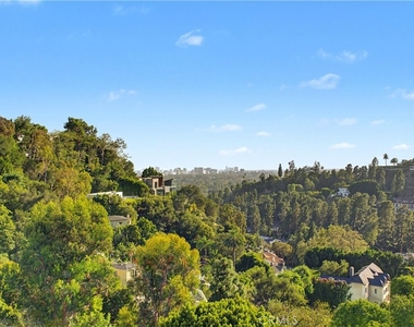 9459 Beverly Crest - Photo Thumbnail 56