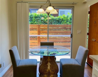 228 W Lemon - Photo Thumbnail 3