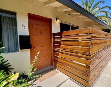228 W Lemon - Photo Thumbnail 15