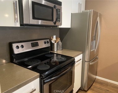 141 S Clark Drive - Photo Thumbnail 3