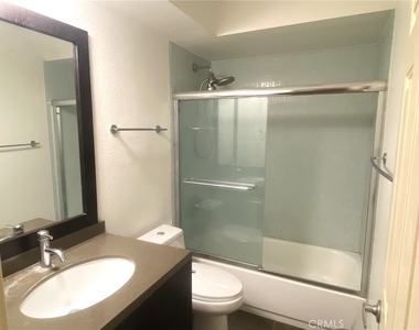 141 S Clark Drive - Photo Thumbnail 8