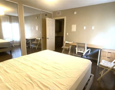141 S Clark Drive - Photo Thumbnail 6