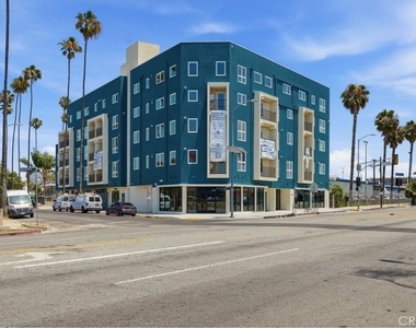 1818 S Norton Avenue - Photo Thumbnail 14