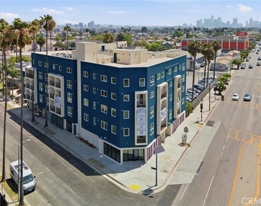1818 S Norton Avenue - Photo Thumbnail 10