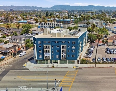 1818 S Norton Avenue - Photo Thumbnail 9