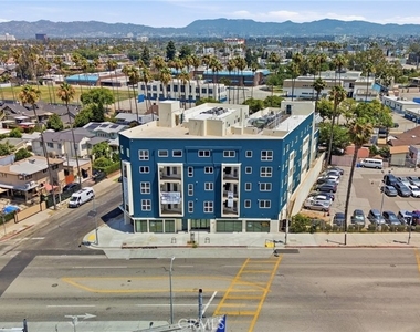 1818 S Norton Avenue - Photo Thumbnail 9