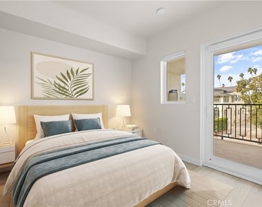 1818 S Norton Avenue - Photo Thumbnail 6