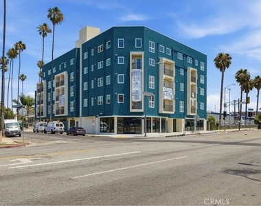 1818 S Norton Avenue - Photo Thumbnail 14