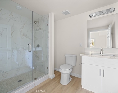 1818 S Norton Avenue - Photo Thumbnail 9