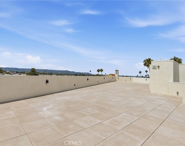 1818 S Norton Avenue - Photo Thumbnail 22